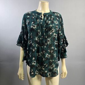 Vince camuto small top R15